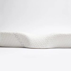 Brand new Dosaze ergonomic pillow with cooling pillow protector